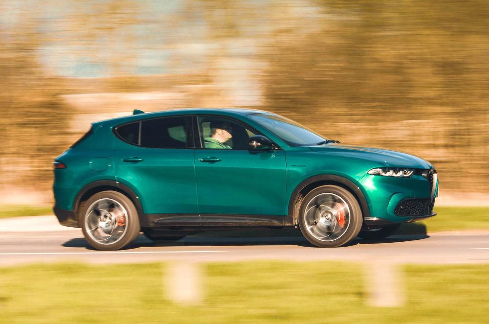 Alfa Romeo Tonale right driving