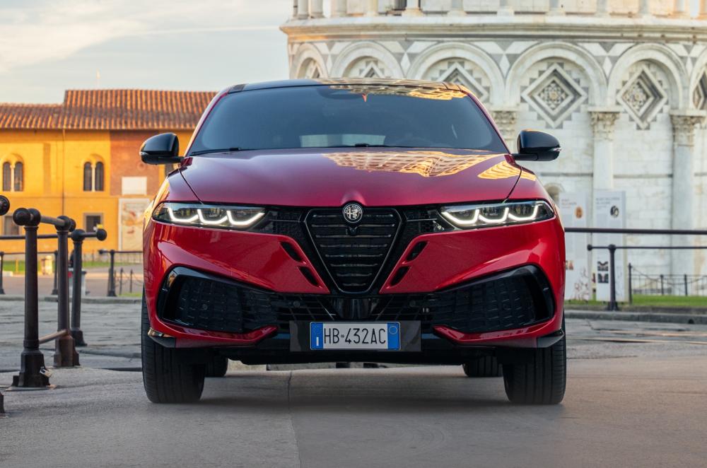 Alfa Romeo Tonale static front