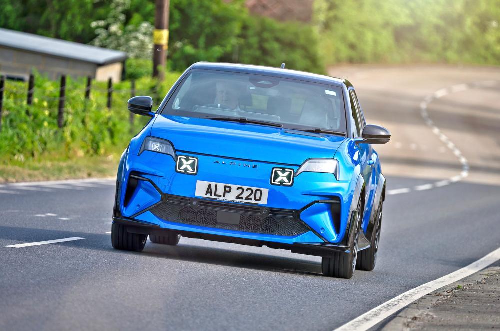 Alpine A290 front driving