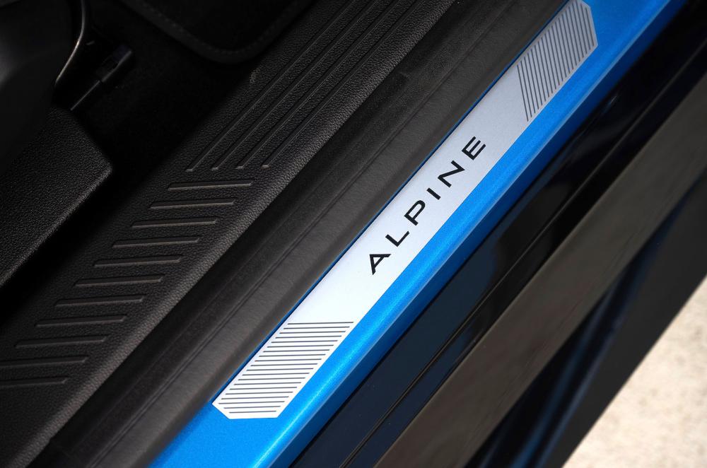 Alpine A290 kickplate