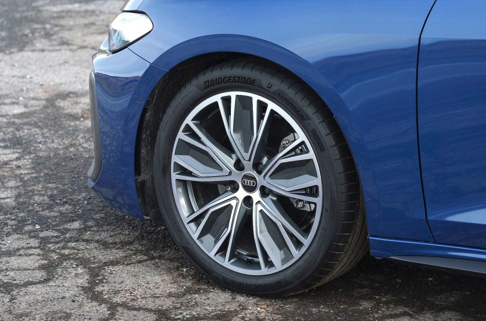 Audi A5 alloy wheel