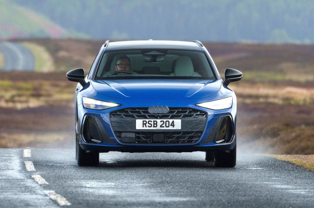 Audi A6 Avant front driving