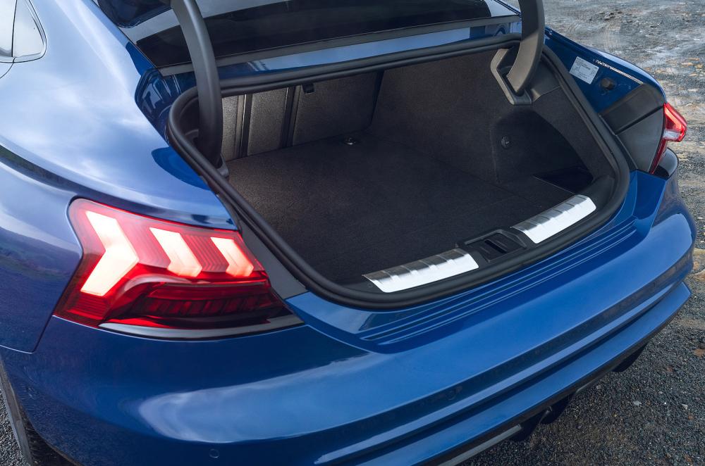 Audi e-tron GT boot