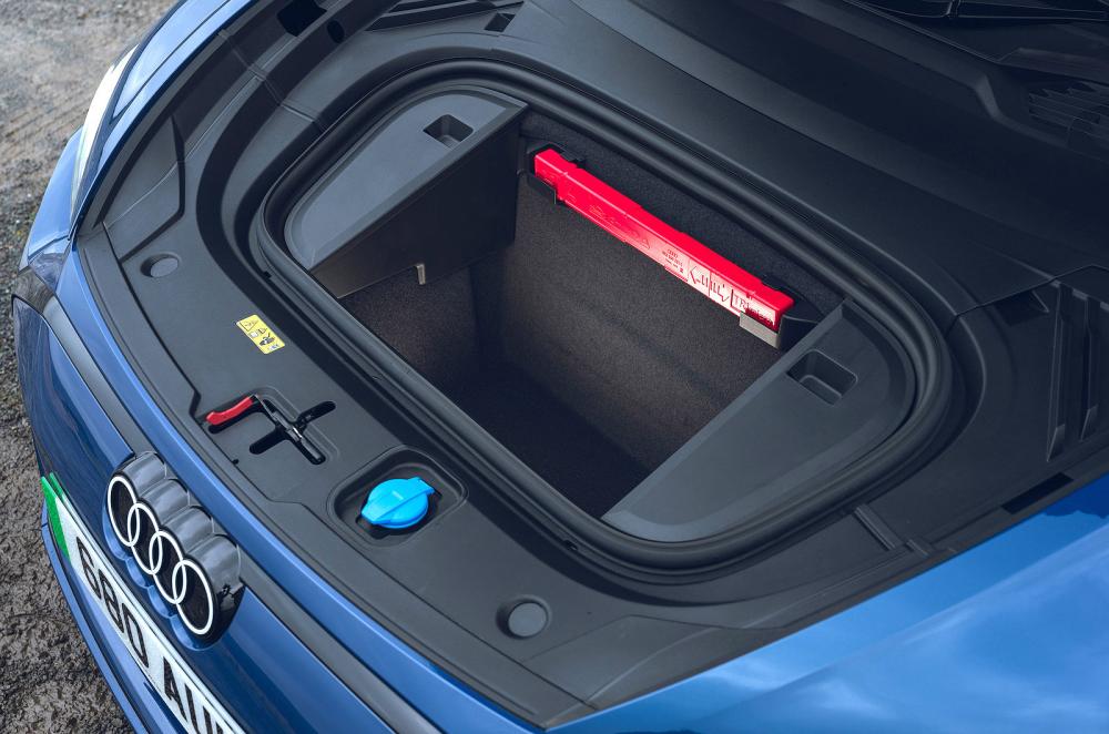 Audi e-tron GT front boot
