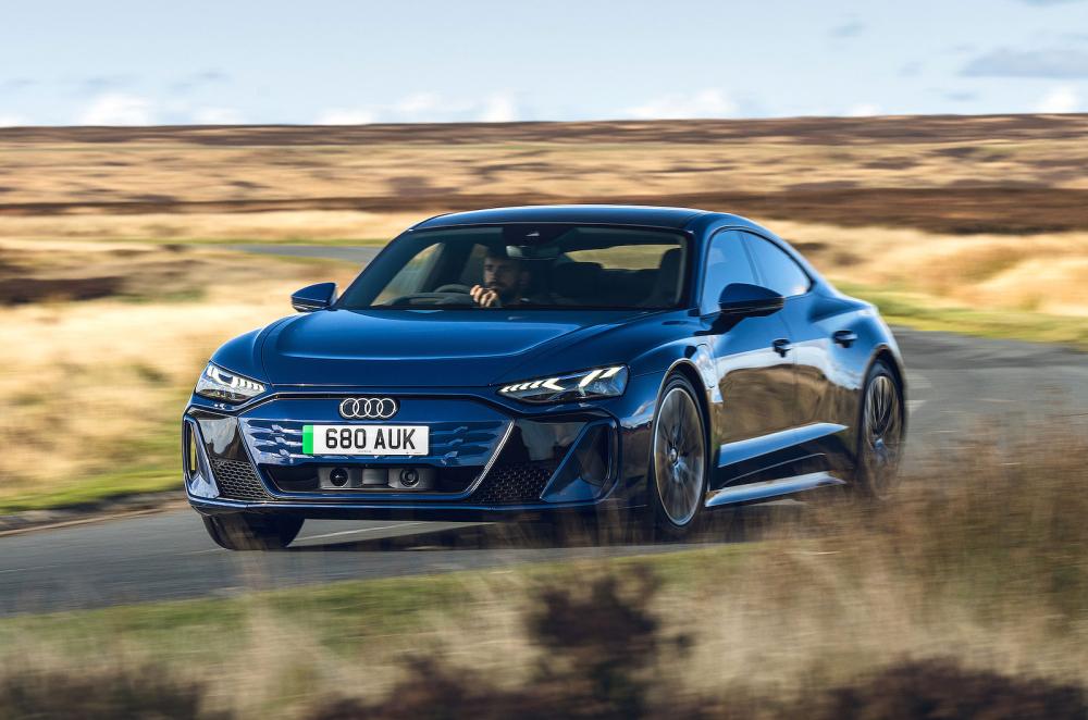 Audi e-tron GT front left driving