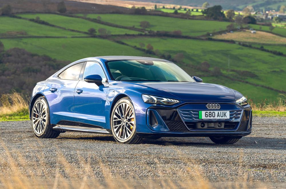 Audi e-tron GT front right static