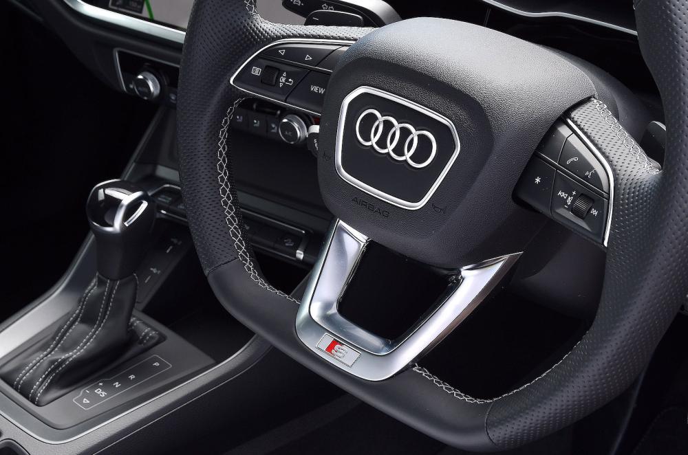 Audi Q3 interior steering wheel