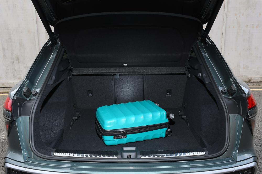 Audi Q3 boot