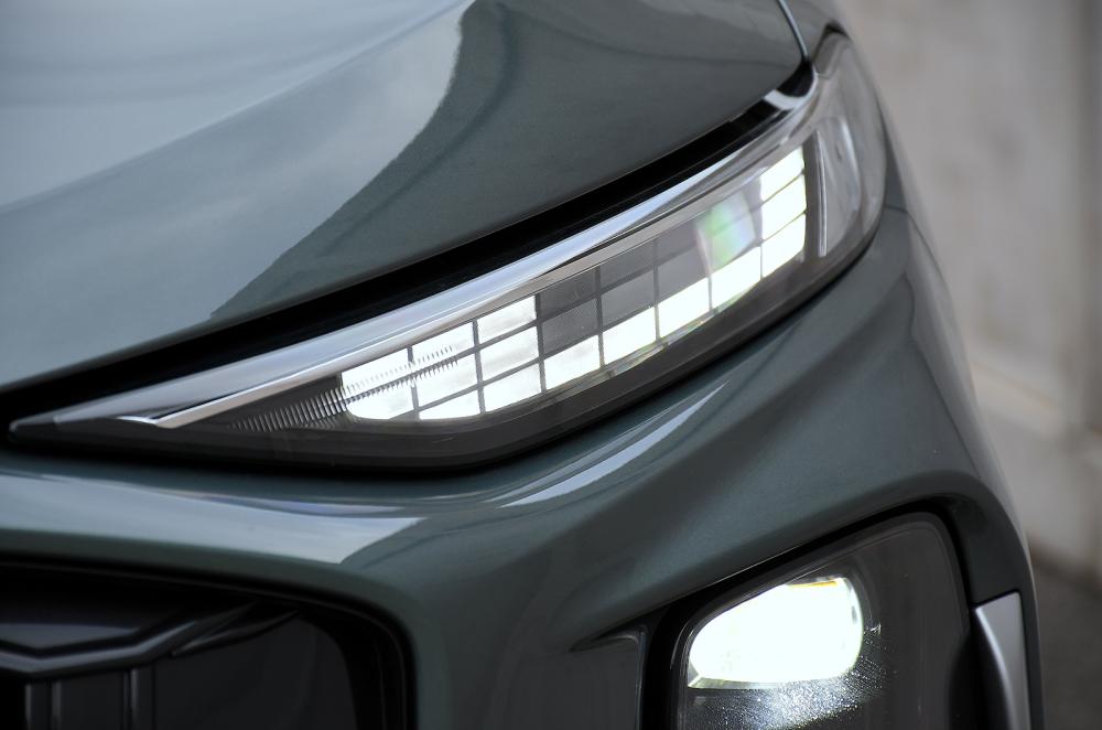 Audi Q3 headlight detail