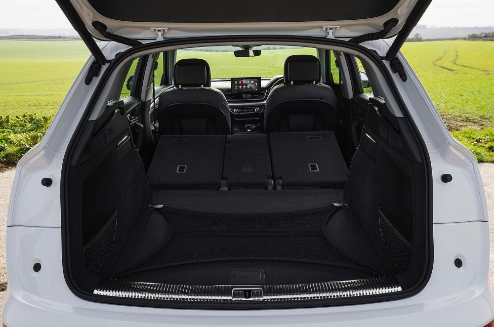 White Audi Q5 boot open
