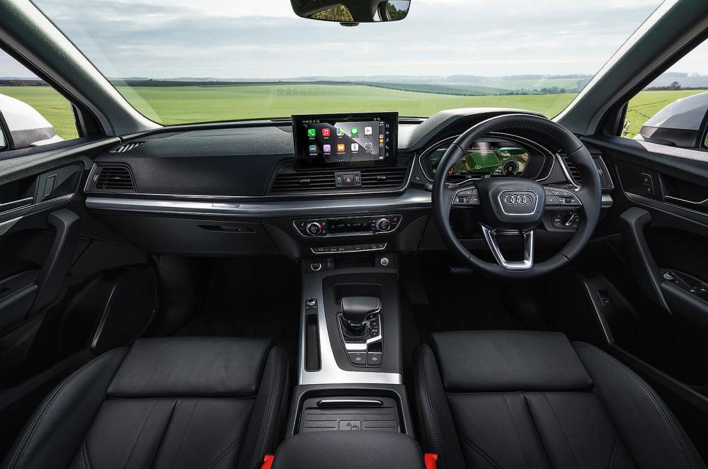 Audi Q5 interior dashboard