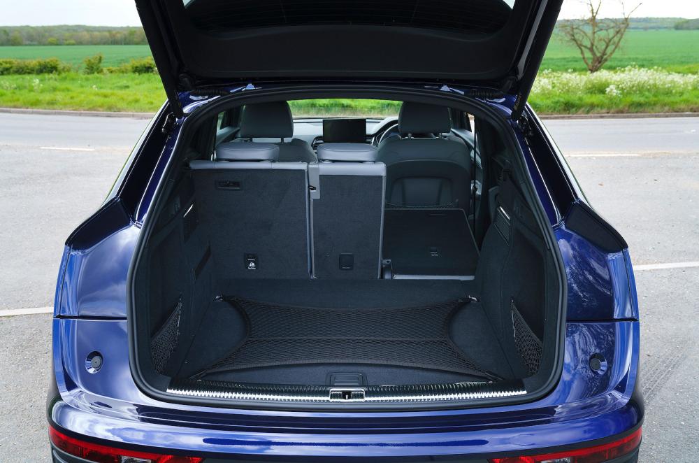 Audi Q5 Sportback boot