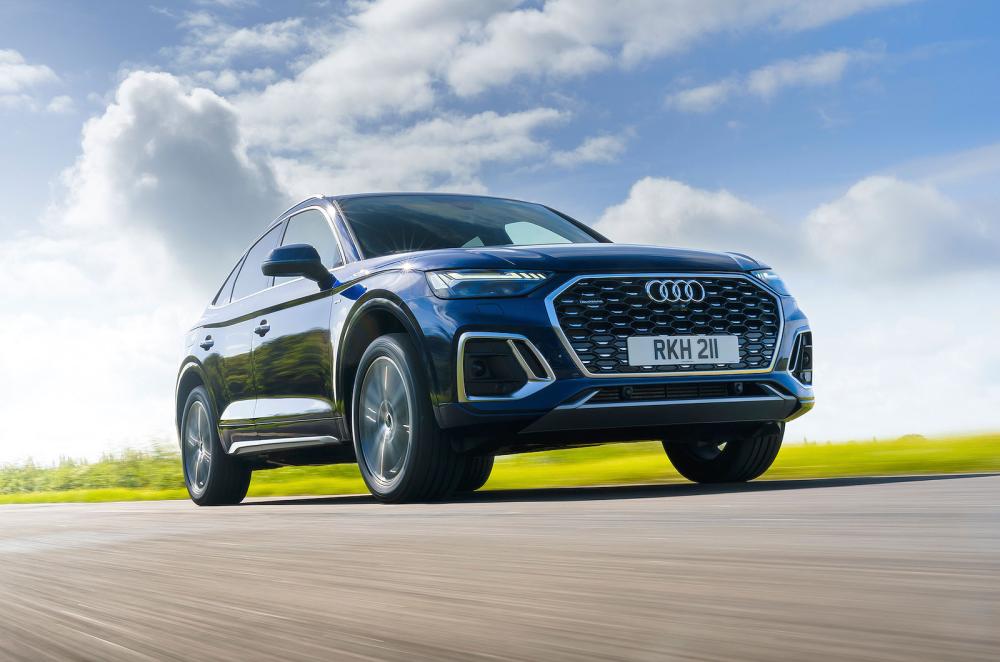 Audi Q5 Sportback front right driving