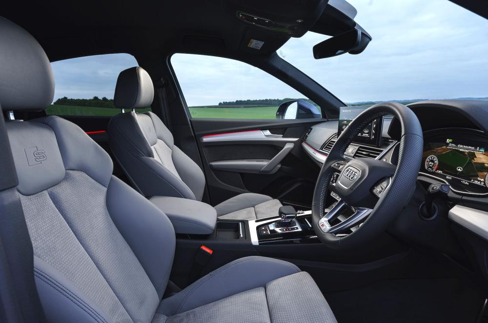 Audi Q5 Sportback front seats