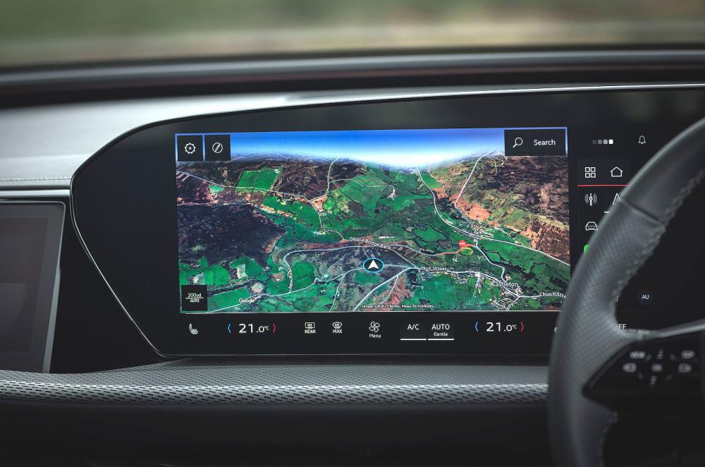 Audi Q5 Sportback infotainment touchscreen