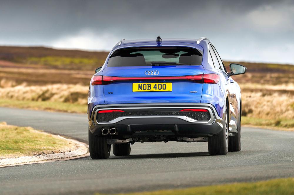 Audi Q5 Sportback rear cornering