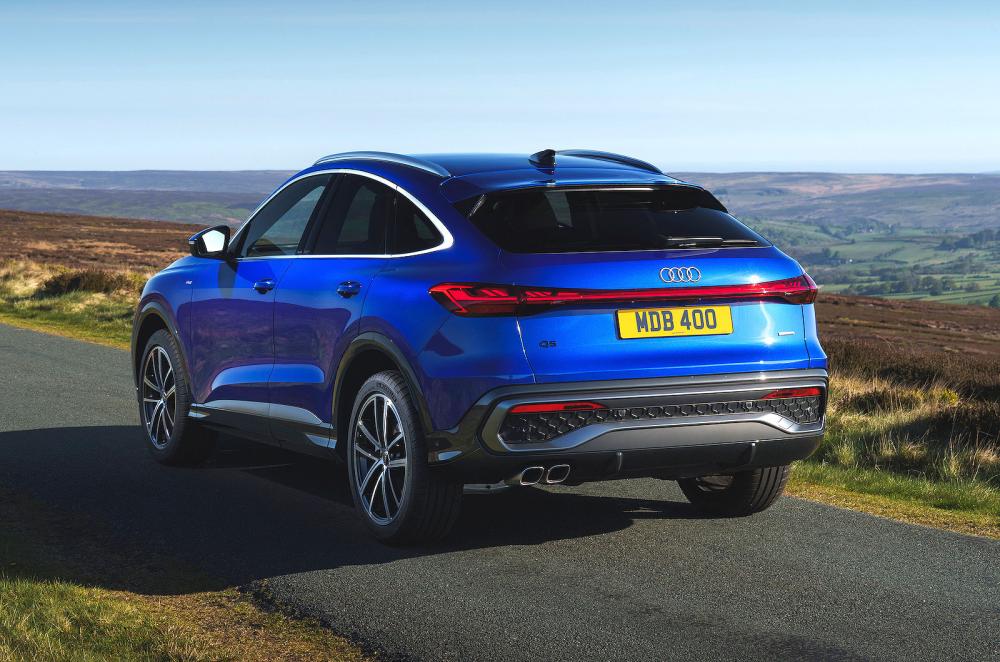 Audi Q5 Sportback rear left static