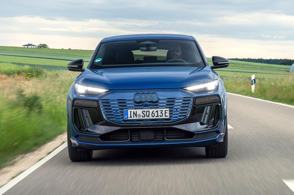 Audi Q6 e-tron Sportback front driving