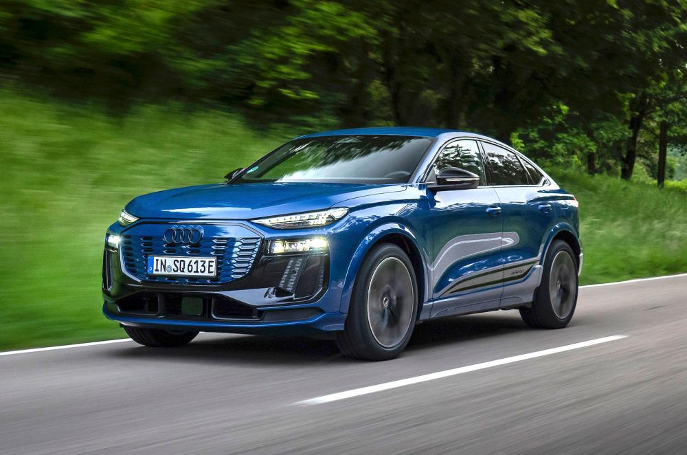 Audi Q6 e-tron Sportback front left driving
