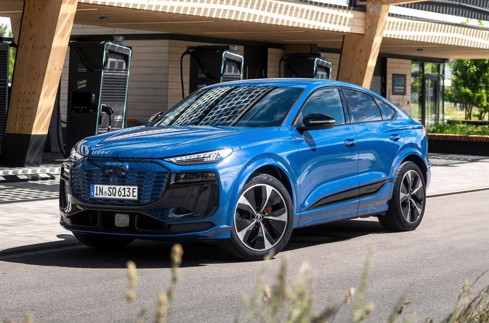 Audi Q6 e-tron Sportback front left static