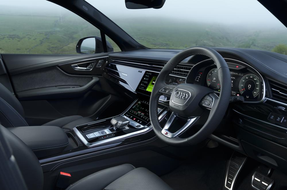 Audi Q7 interior