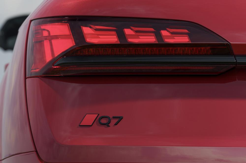 Audi Q7 rear light