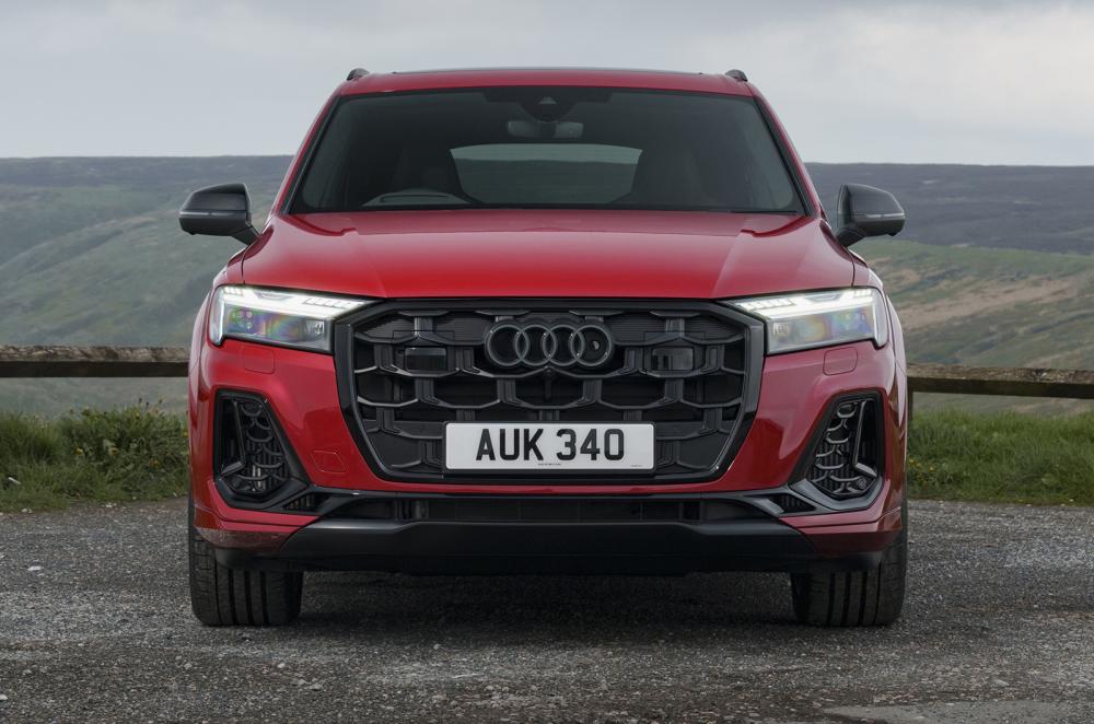 Audi Q7 static front
