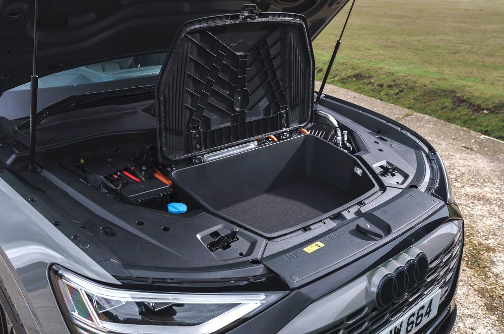 Audi Q8 e-tron front boot