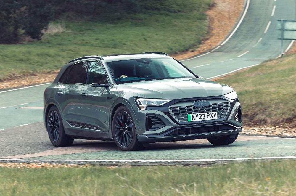 Audi Q8 e-tron front cornering