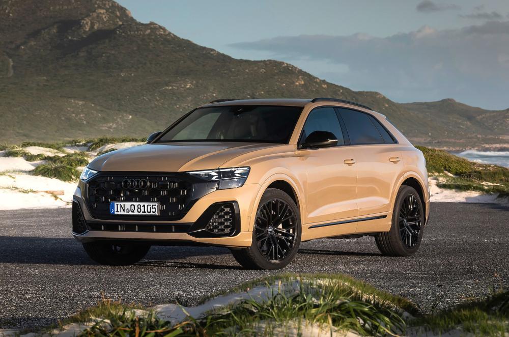 Audi Q8 front left static