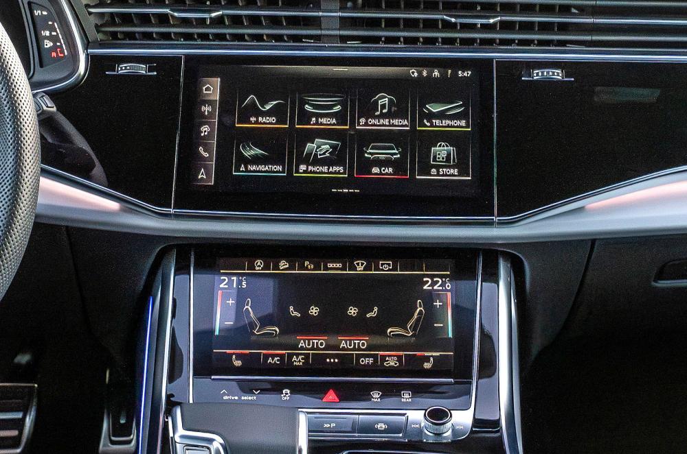 Audi Q8 interior infotainment