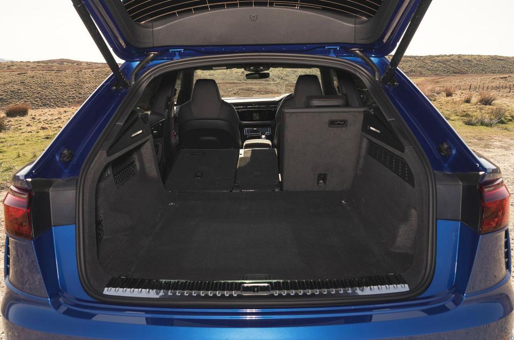 Audi RS Q8 boot