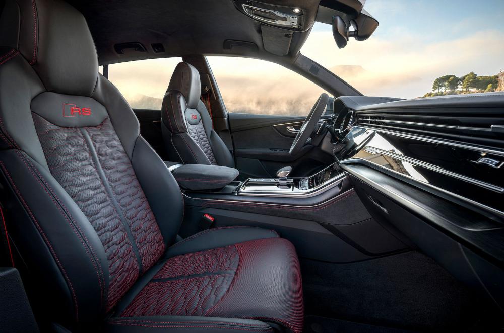 Audi RS Q8 front seats
