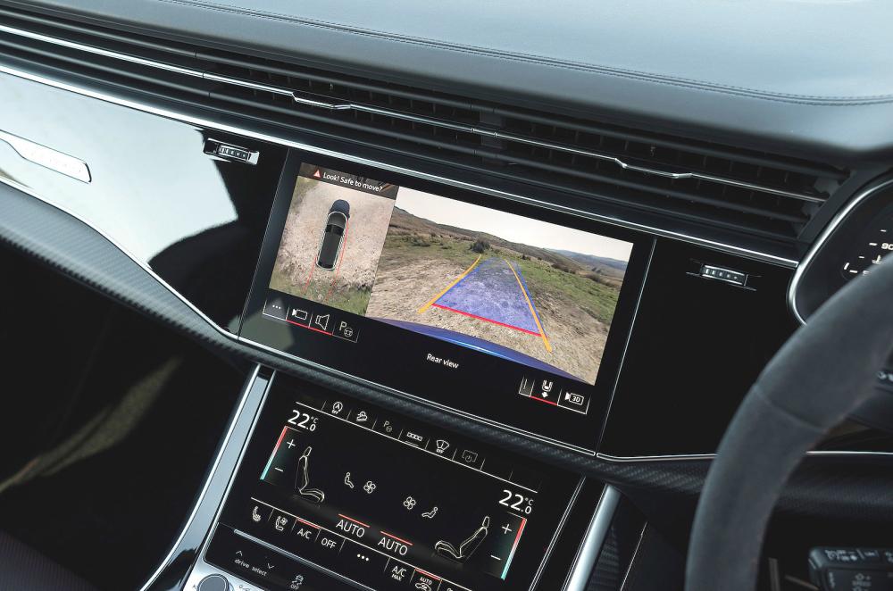 Audi RS Q8 infotainment touchscreen