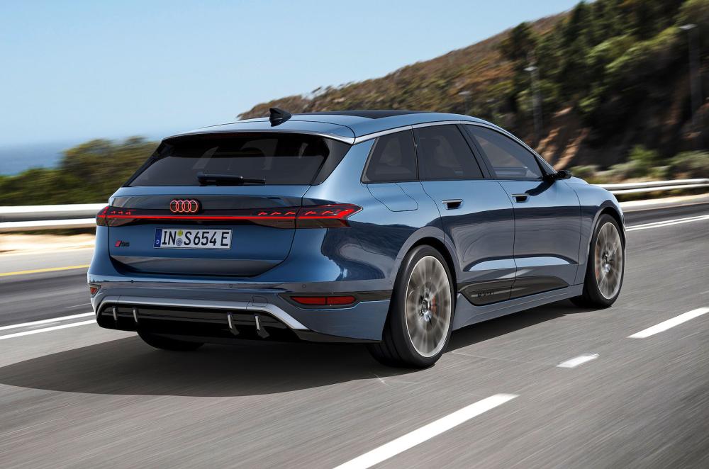 Audi S6 Avant e-tron rear right driving
