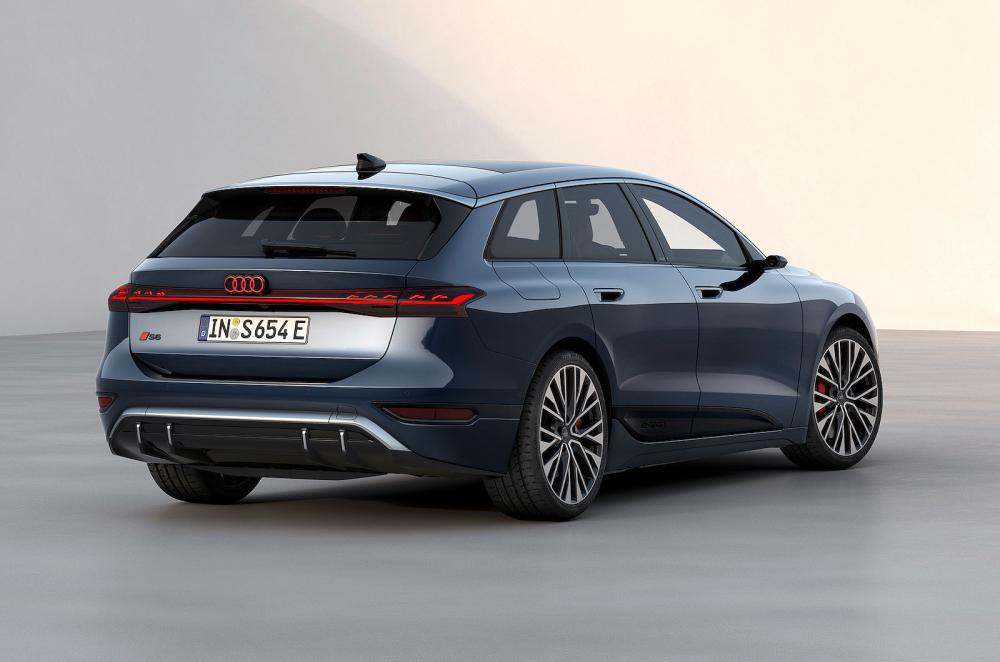 Audi S6 Avant e-tron rear right static