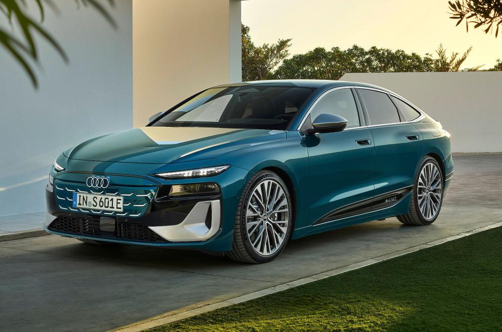 Audi S6 Sportback e-tron front left static