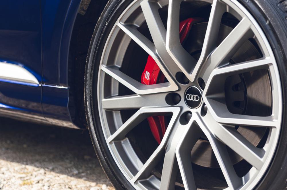 Audi SQ7 2021 alloy wheel