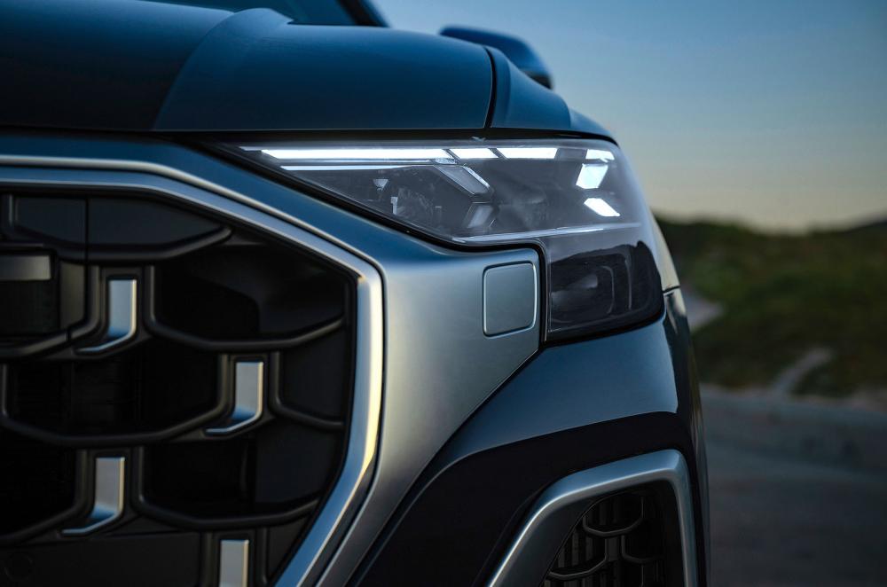 Audi SQ8 headlights detail