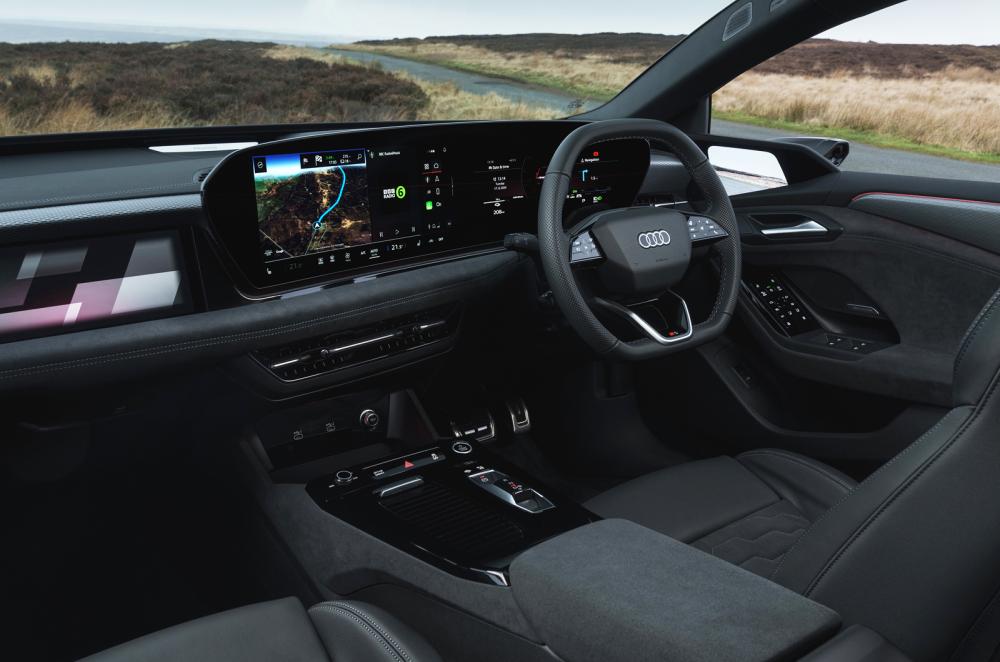 Audi A6 Avant e-tron dashboard