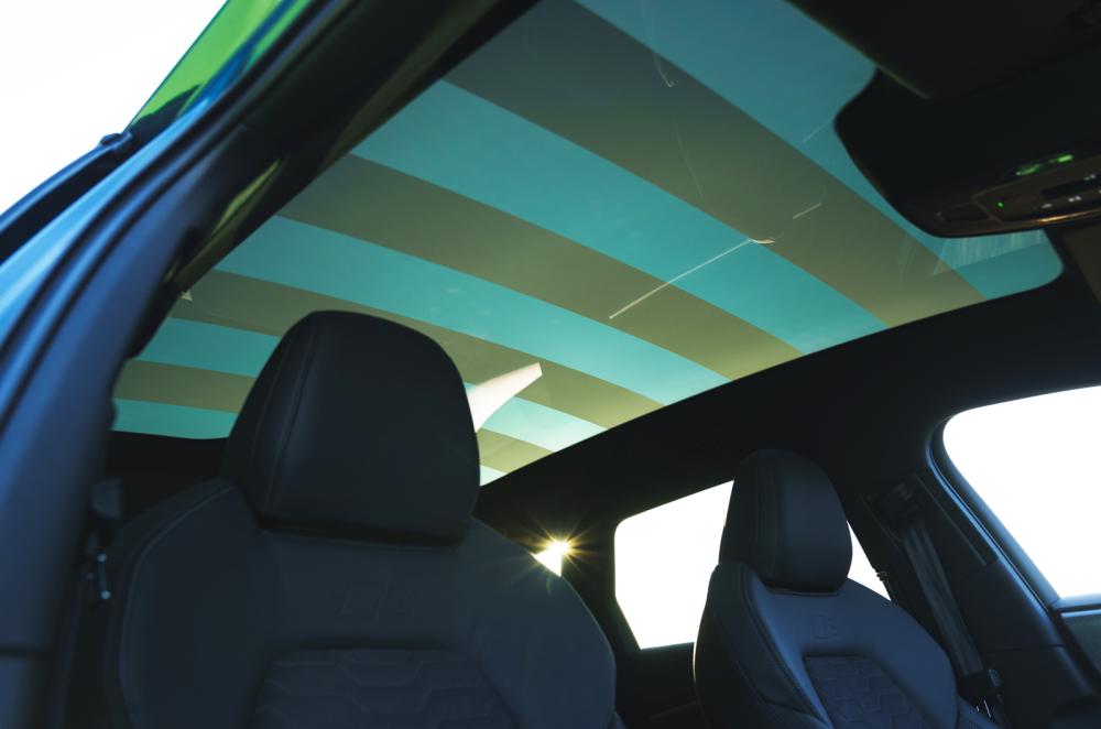 Audi A6 Avant e-tron glass roof