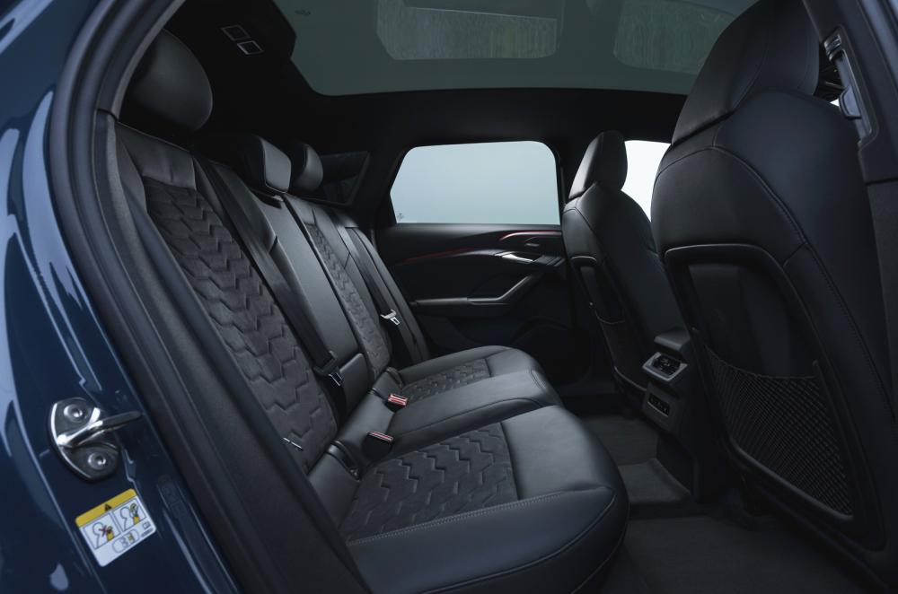Audi A6 Avant e-tron rear seats