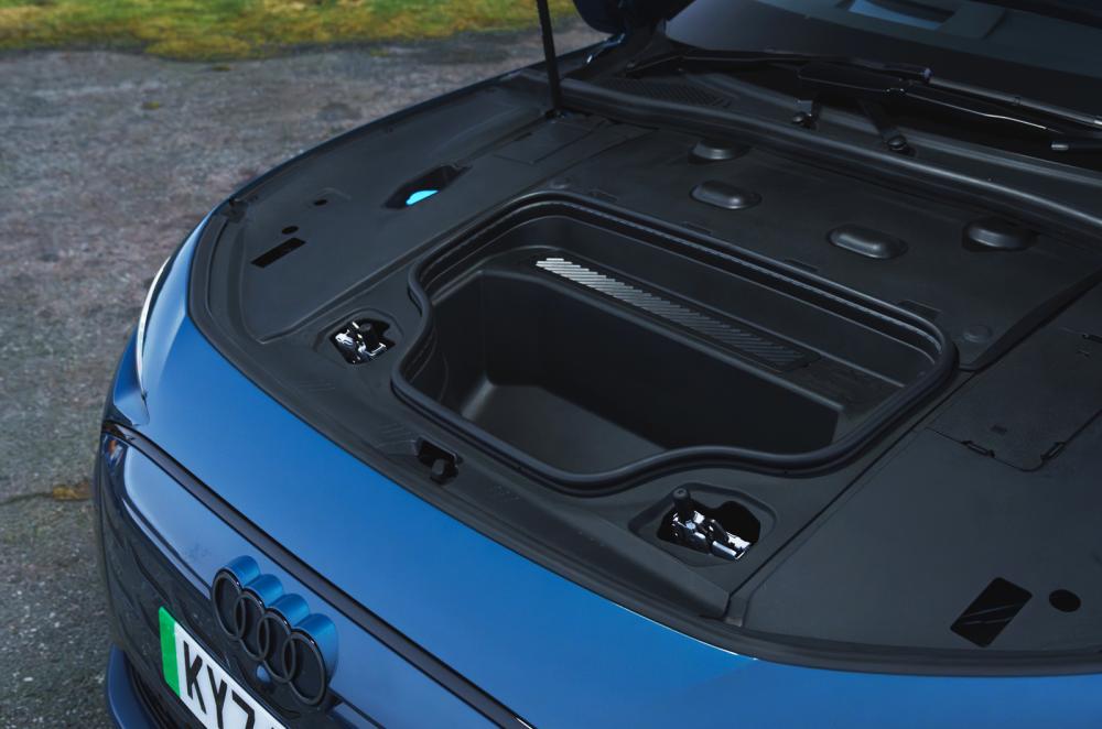 Audi A6 Avant e-tron rear badge