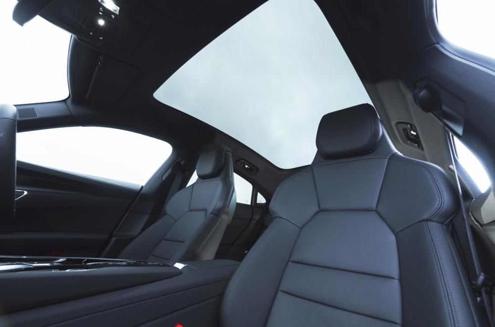 Audi E-tron GT panoramic glass roof