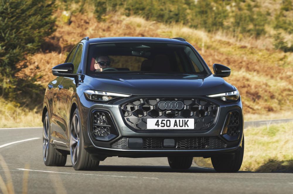 Audi SQ5 front cornering