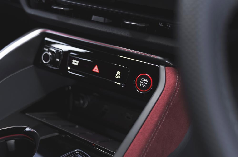 Audi SQ5 starter button