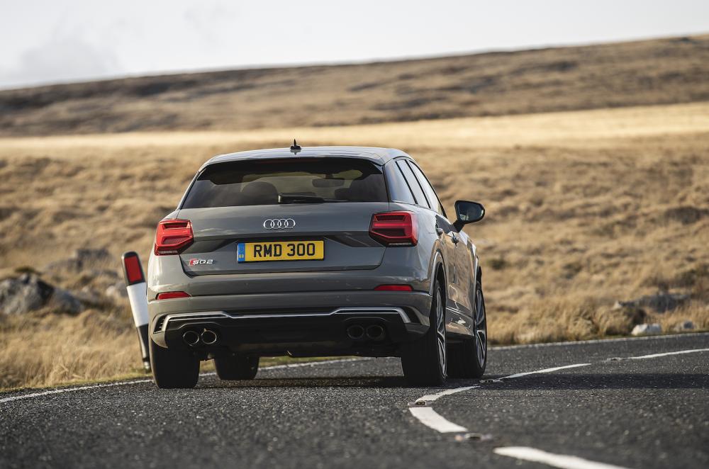 Audi SQ2 2021 rear cornering
