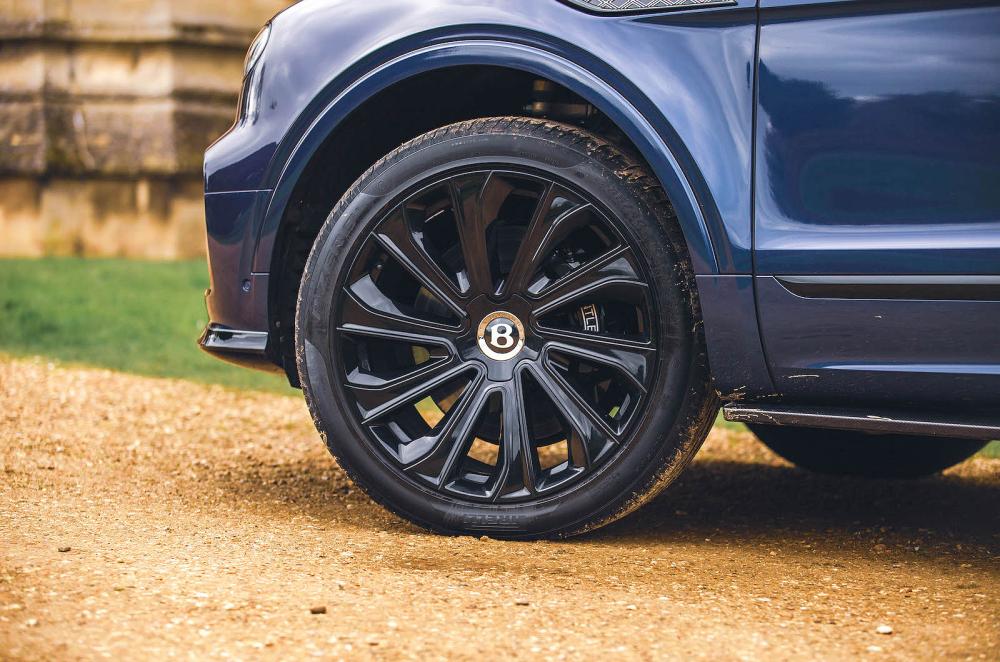 Bentley Bentayga alloy wheel detail