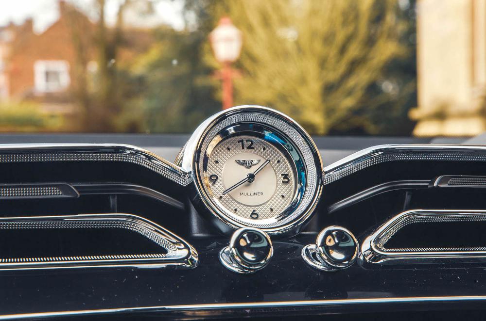 Bentley Bentayga dashboard clock