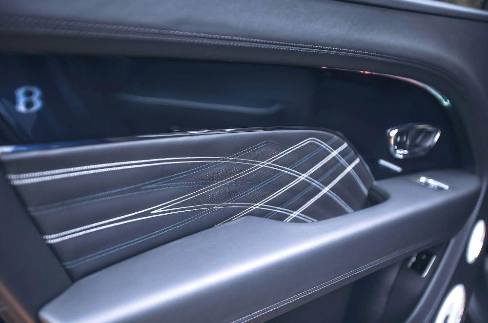Bentley Bentayga door detail